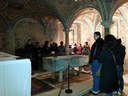 Un gruppo in visita alla cripta del Duomo